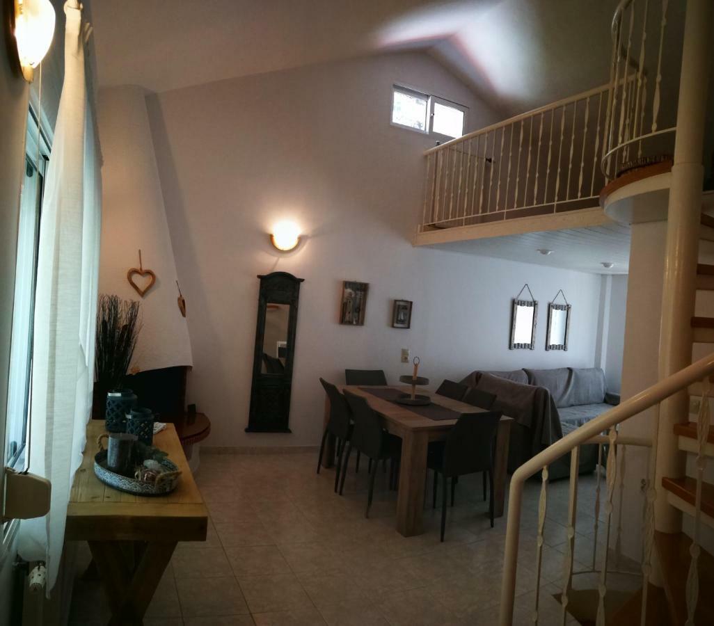 Nirvana House Sani  외부 사진